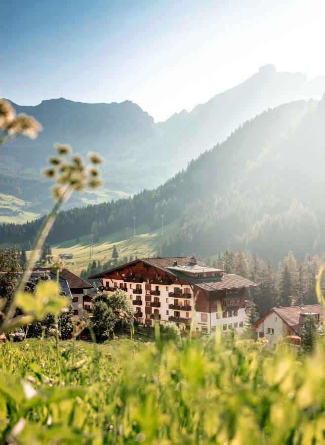 Hotel Dolomiti La Villa  Esterno foto