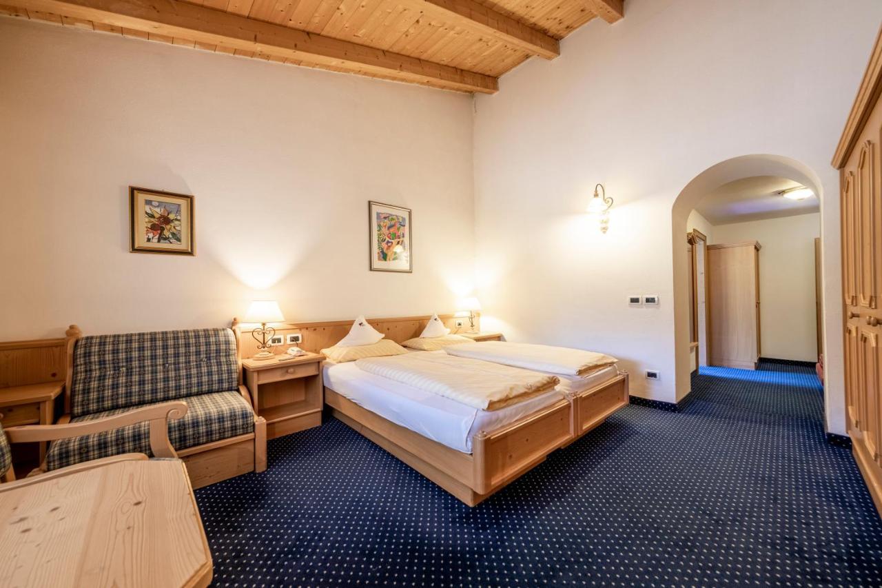 Hotel Dolomiti La Villa  Esterno foto