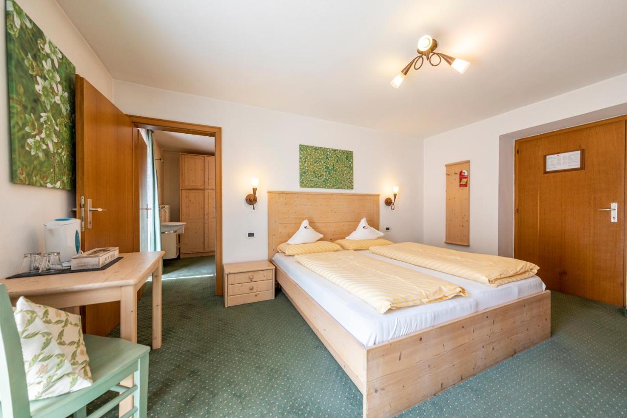Hotel Dolomiti La Villa  Esterno foto