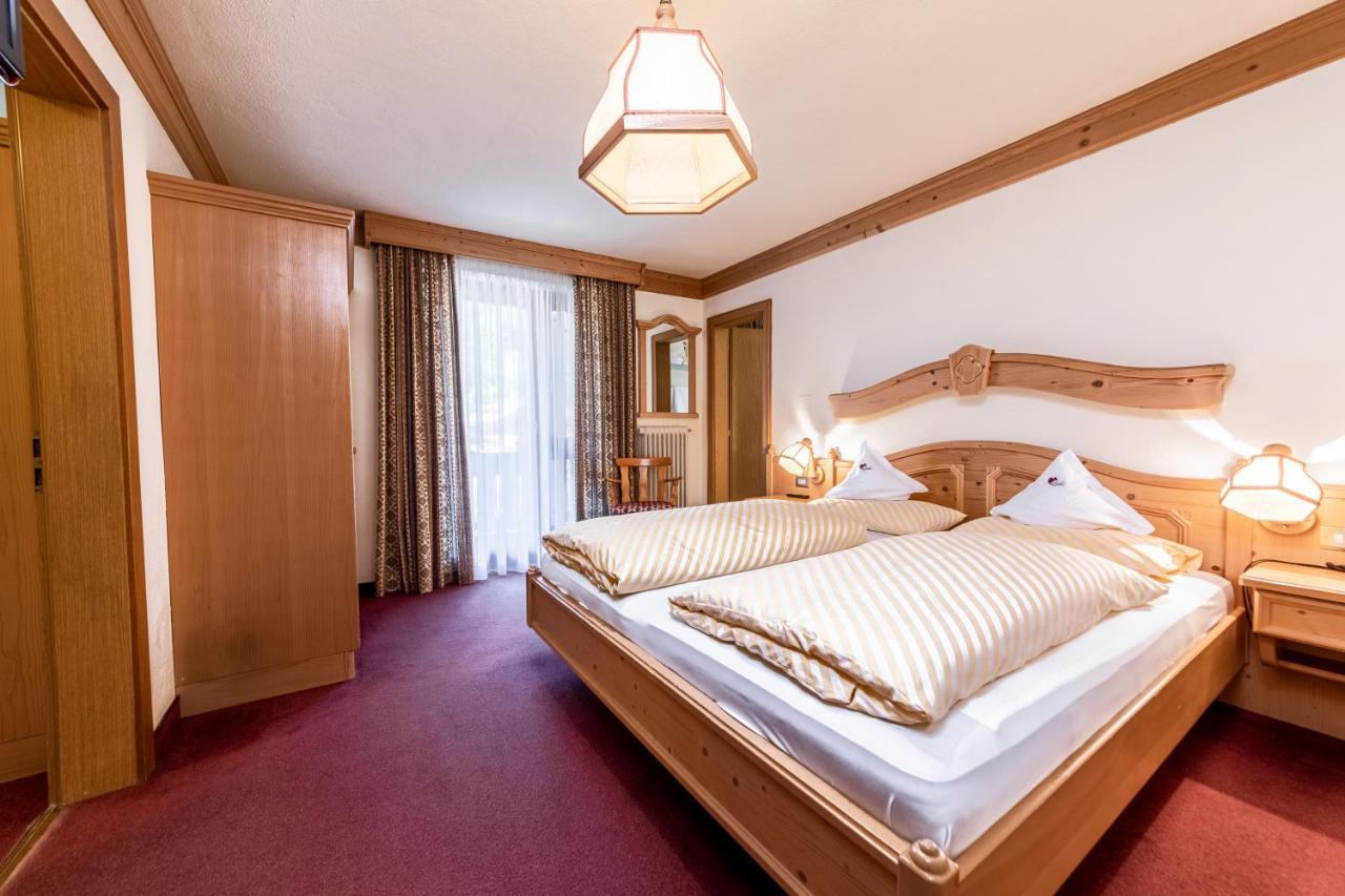 Hotel Dolomiti La Villa  Esterno foto